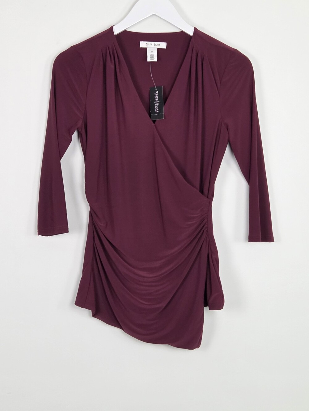 White House Black Market Women's XS V-Neck Burgundy 3/4 Sleeve Top